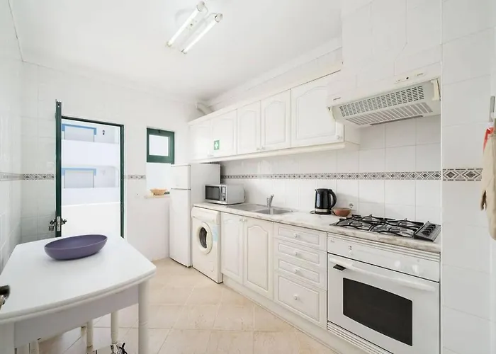 T1 C/piscina E A 300m *