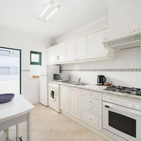 T1 C/piscina E A 300m *