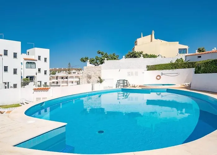 T1 C/piscina E A 300m Apartament *